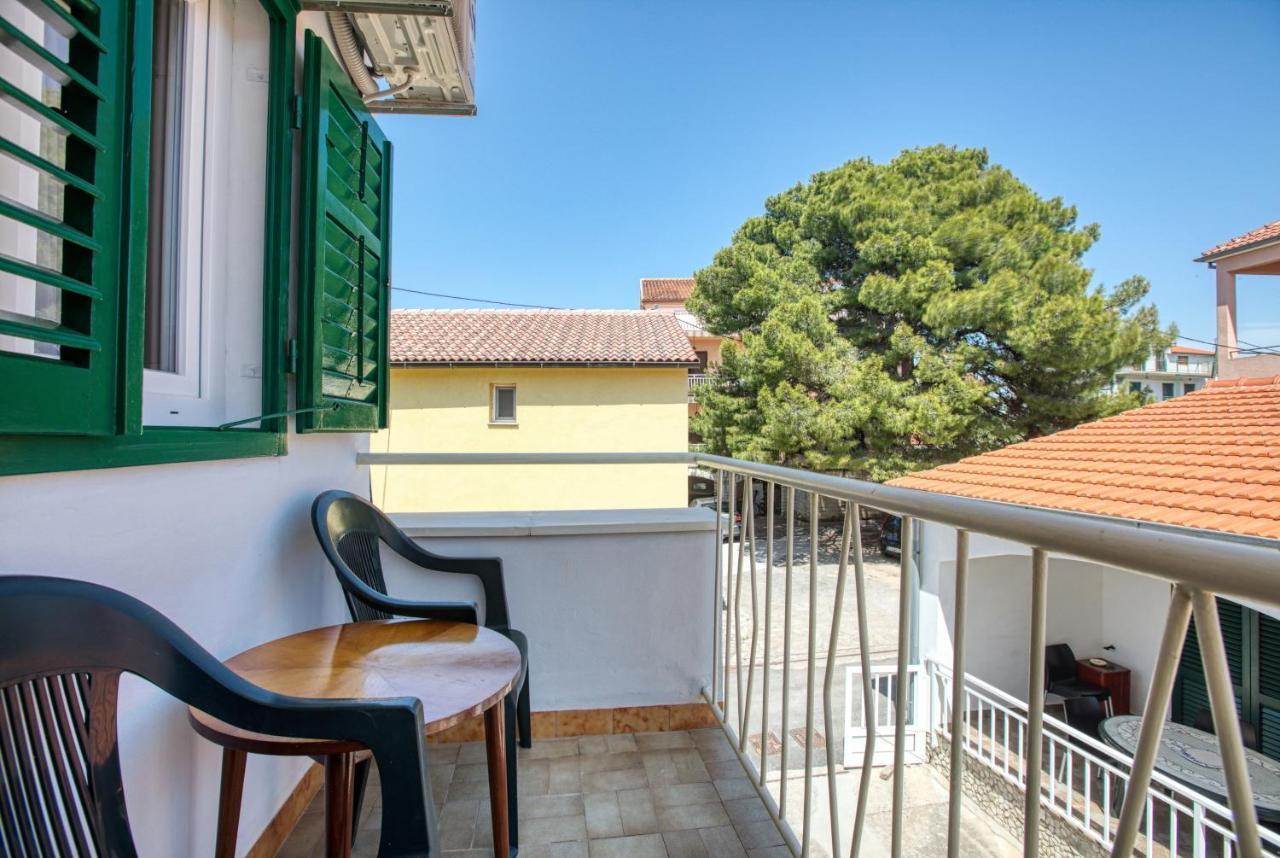 Family Friendly Seaside Apartments Brodarica, Sibenik - 4833 Brodarica  Esterno foto