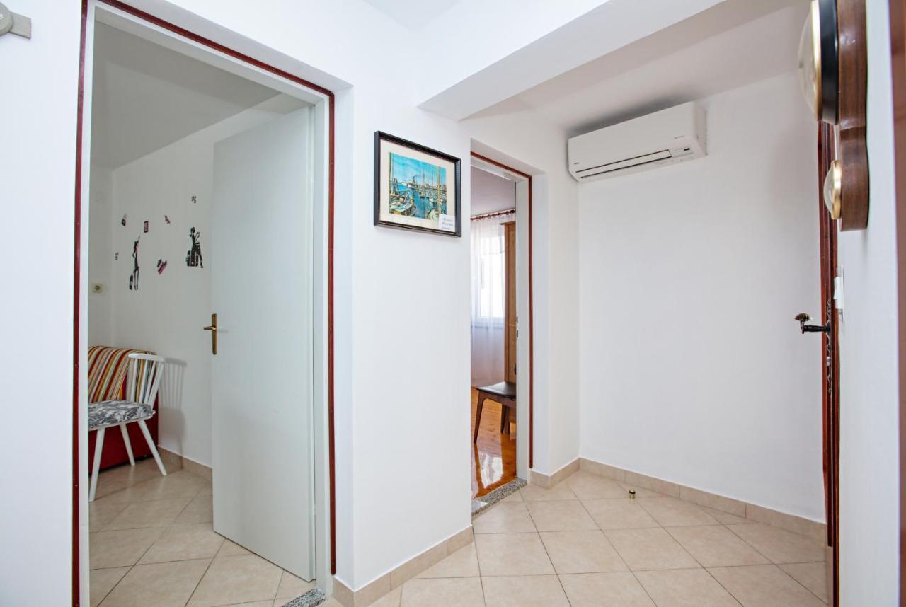 Family Friendly Seaside Apartments Brodarica, Sibenik - 4833 Brodarica  Esterno foto