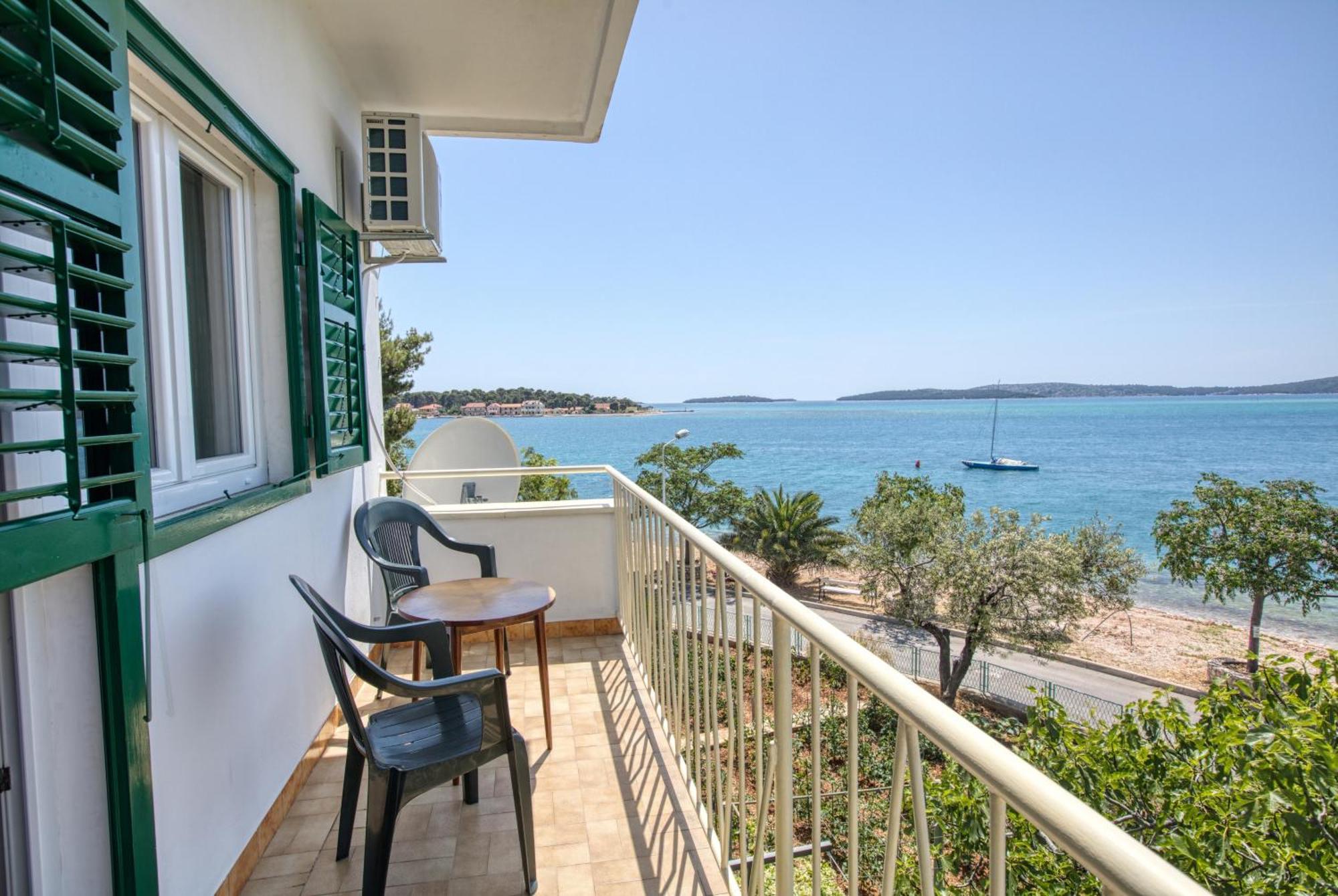 Family Friendly Seaside Apartments Brodarica, Sibenik - 4833 Brodarica  Esterno foto