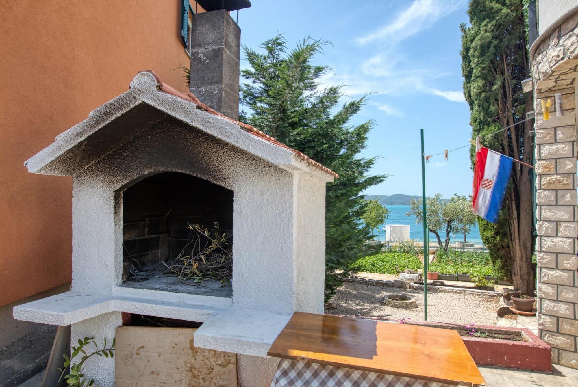 Family Friendly Seaside Apartments Brodarica, Sibenik - 4833 Brodarica  Esterno foto